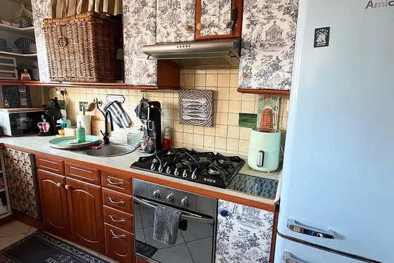 Cuisine équipée avec plaque de cuisson Smeg